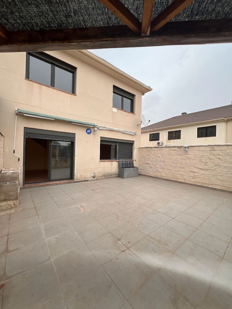 Exterior view of House or chalet for sale in Aranjuez  with Heating and Parquet flooring