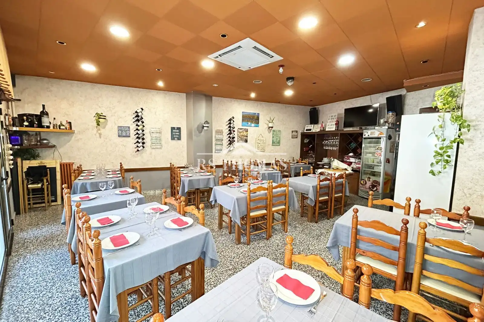Locale commerciale in cessione a Les Escaldes