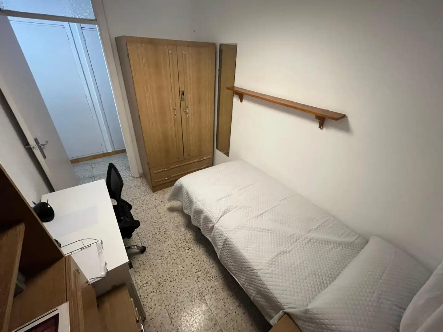 Bedroom of Flat for rent in Sevilla  with Air Conditioner and Furnished