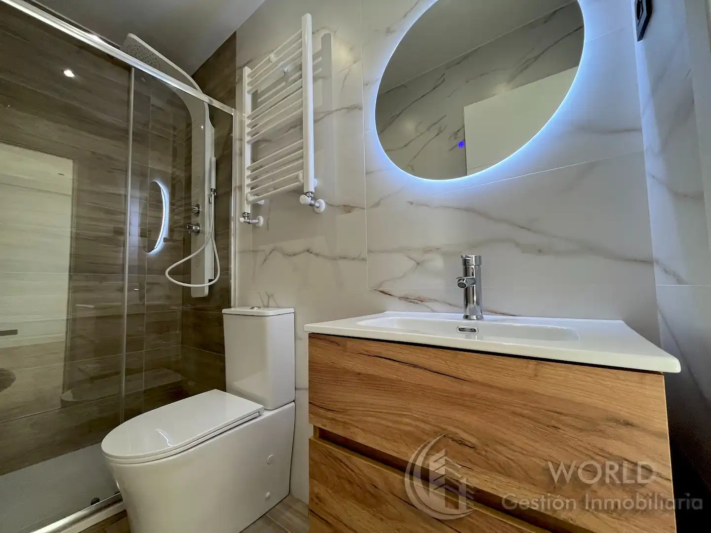 Badezimmer von Wohnung zum Verkauf in Madrid mit Klimaanlage, Heizung und Möbliert