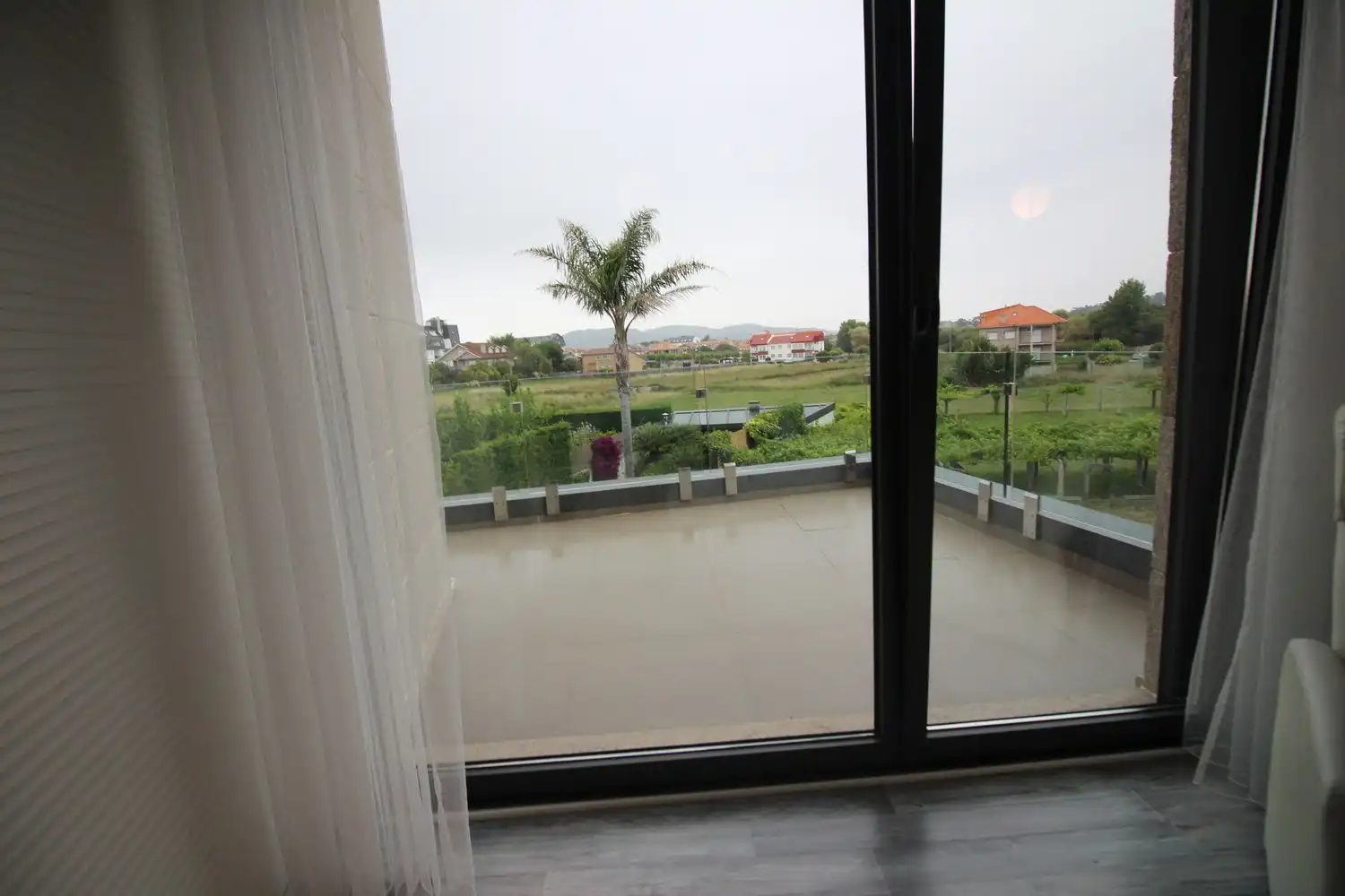 Dormitori de Casa o xalet en venda en Sanxenxo amb Calefacció, Jardí privat i Parquet