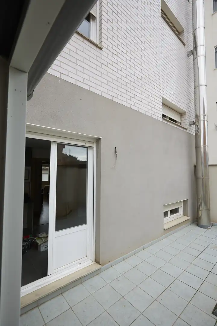 Vista exterior de Casa adosada en venda en Rincón de Soto amb Calefacció, Parquet i Terrassa