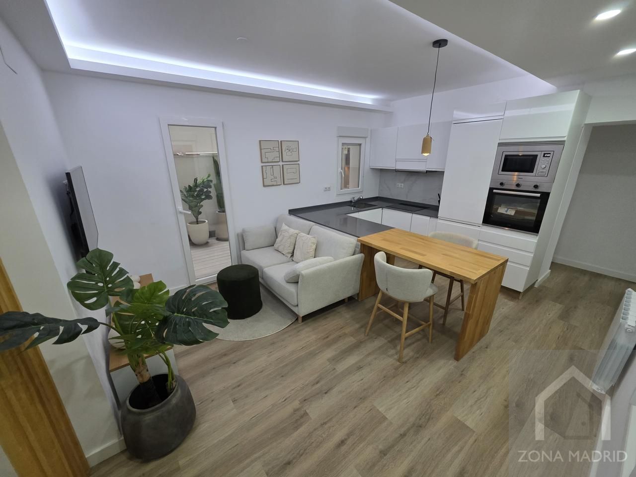 Kitchen of Flat for sale in  Madrid Capital  with Terrace and Furnished