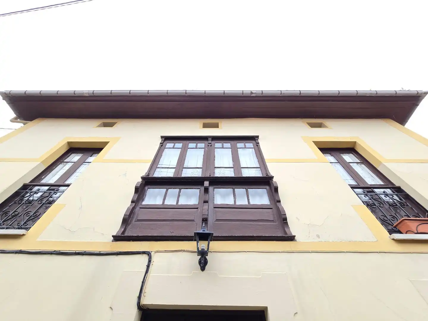 Vista exterior de Casa o xalet en venda en Llanes amb Calefacció, Terrassa i Traster