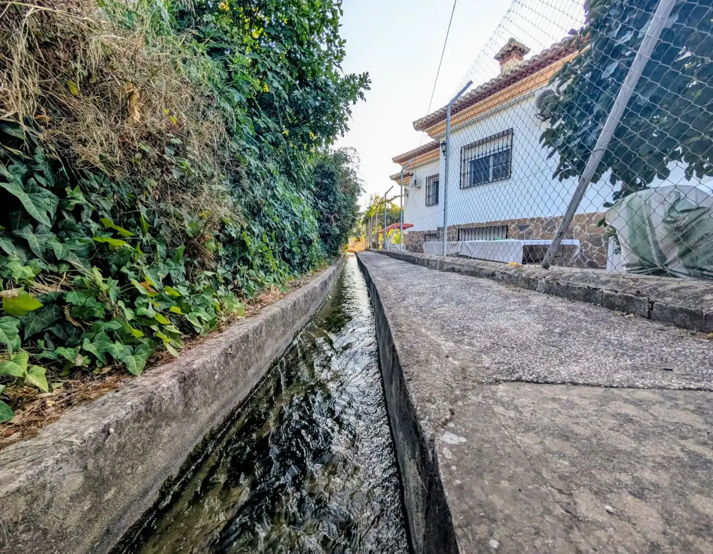 Vista exterior de Casa o xalet en venda en Loja amb Aire condicionat, Calefacció i Jardí privat