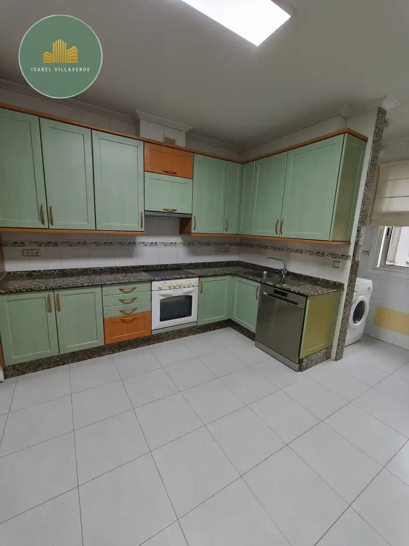 Wohnung zur Miete in FERNANDEZ LATORRE, Cuatro Caminos - Plaza de la Cubela