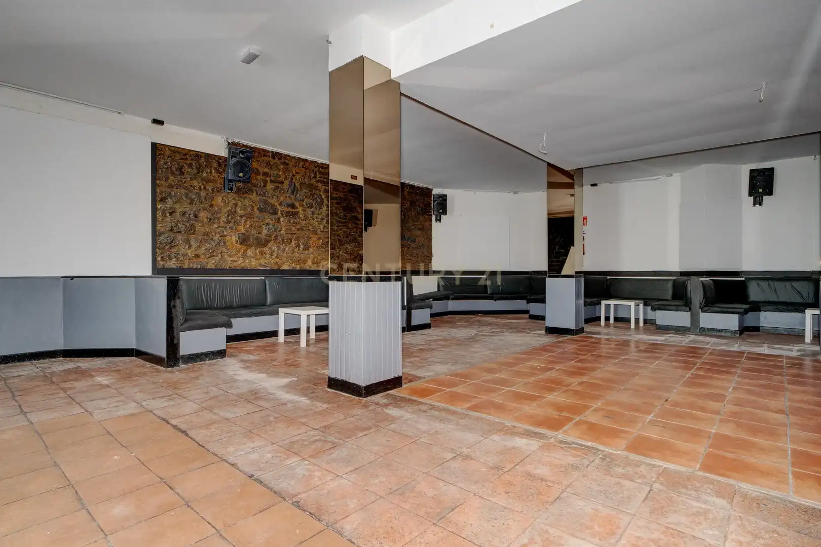 Local en venda a Ondaribi'ko Karika, 33, Irun, Spain, 33, Pinar - Anaka - Belaskoenea