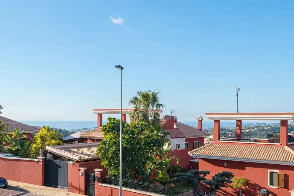 Vista exterior de Casa o chalet en venta en Finestrat con Aire acondicionado, Calefacción y Jardín privado