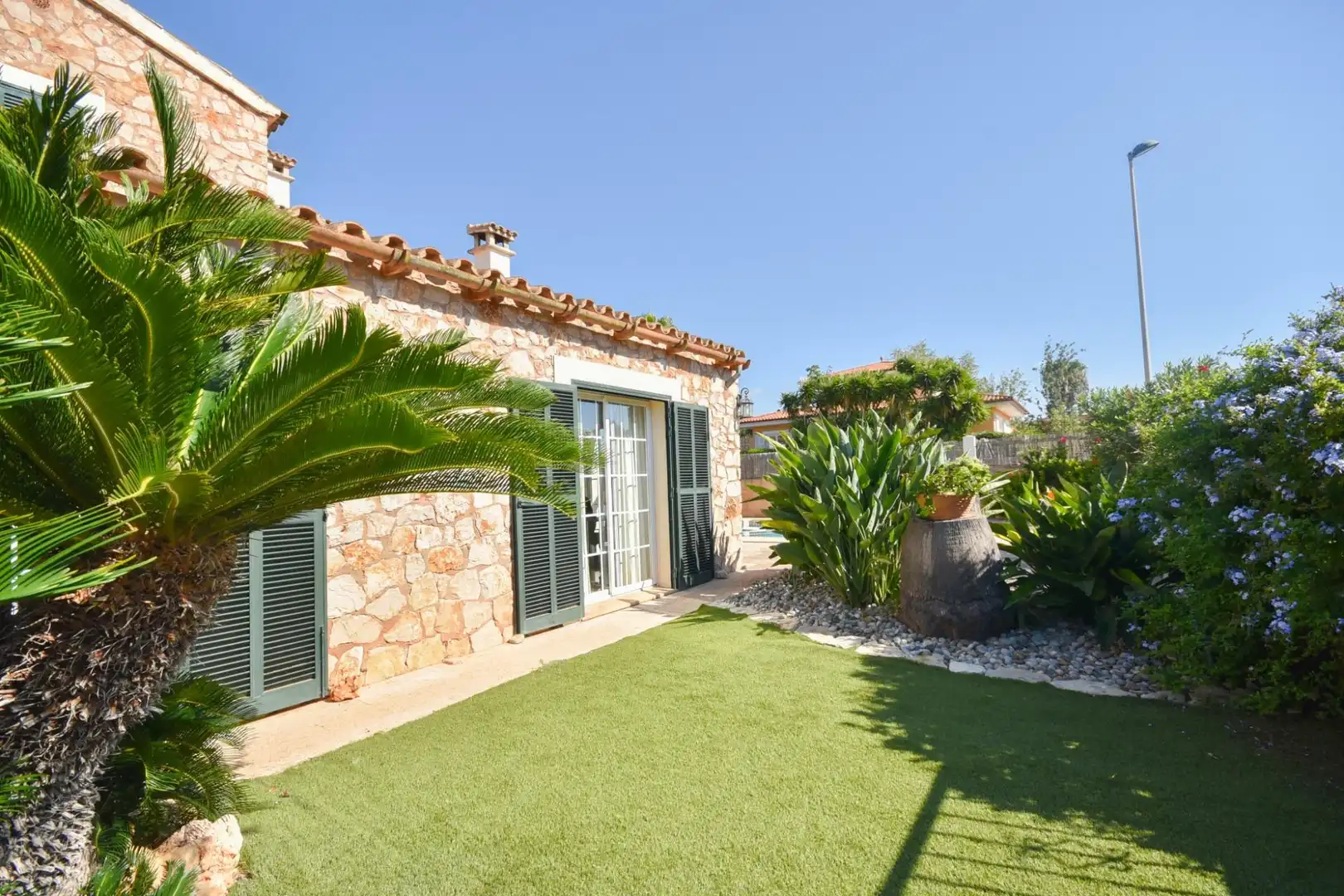 Vista exterior de Casa o xalet en venda en Marratxí amb Aire condicionat, Calefacció i Jardí privat