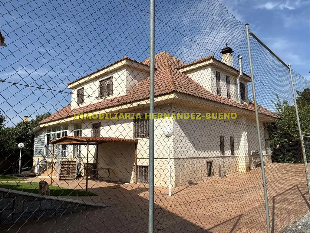 Xalet amb piscina en venda a Villamayor, imagen 15
