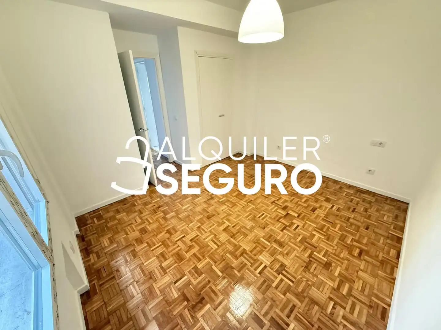 Bedroom of Flat for rent in Madrid  with Air Conditioner and Terrace