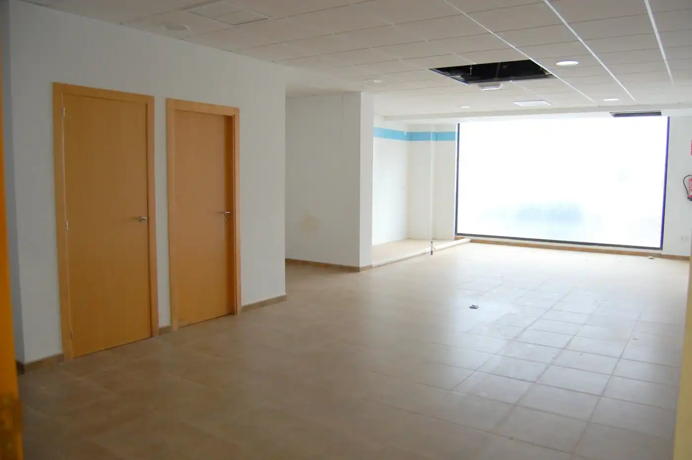 Locale commerciale in affitto a Vallada