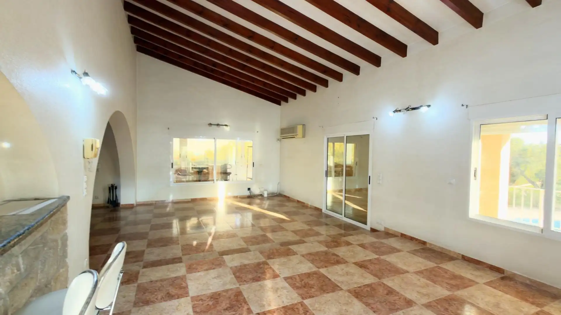 Sala de estar de Casa o chalet en venta en La Nucia con Aire acondicionado, Jardín privado y Terraza