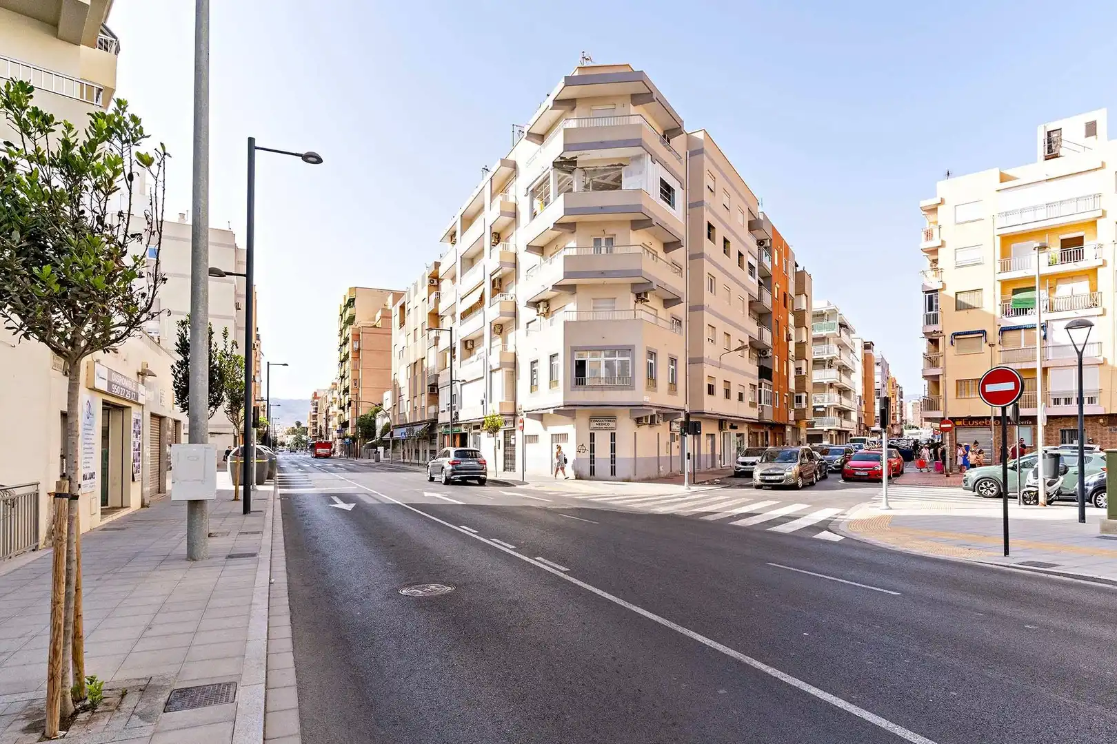 Außenansicht von Geschaftsraum zum Verkauf in Almería mit Klimaanlage und Möbliert