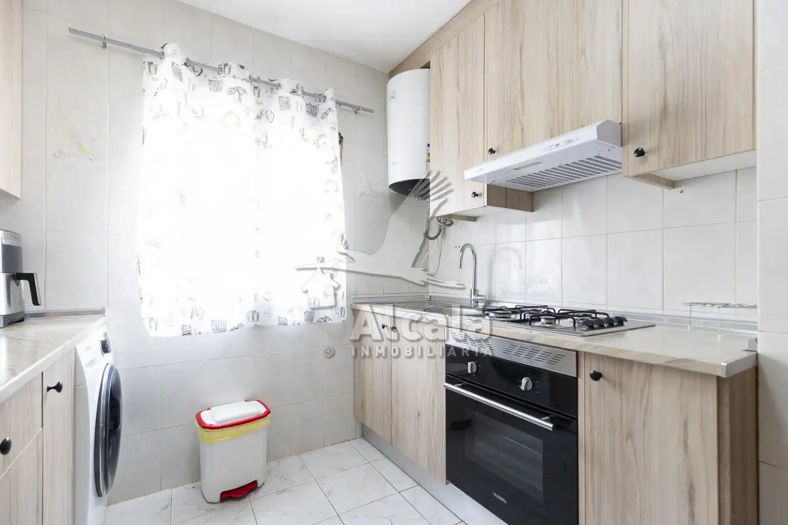 Cocina de Piso en venta en Alcalá de Henares con Calefacción y Terraza