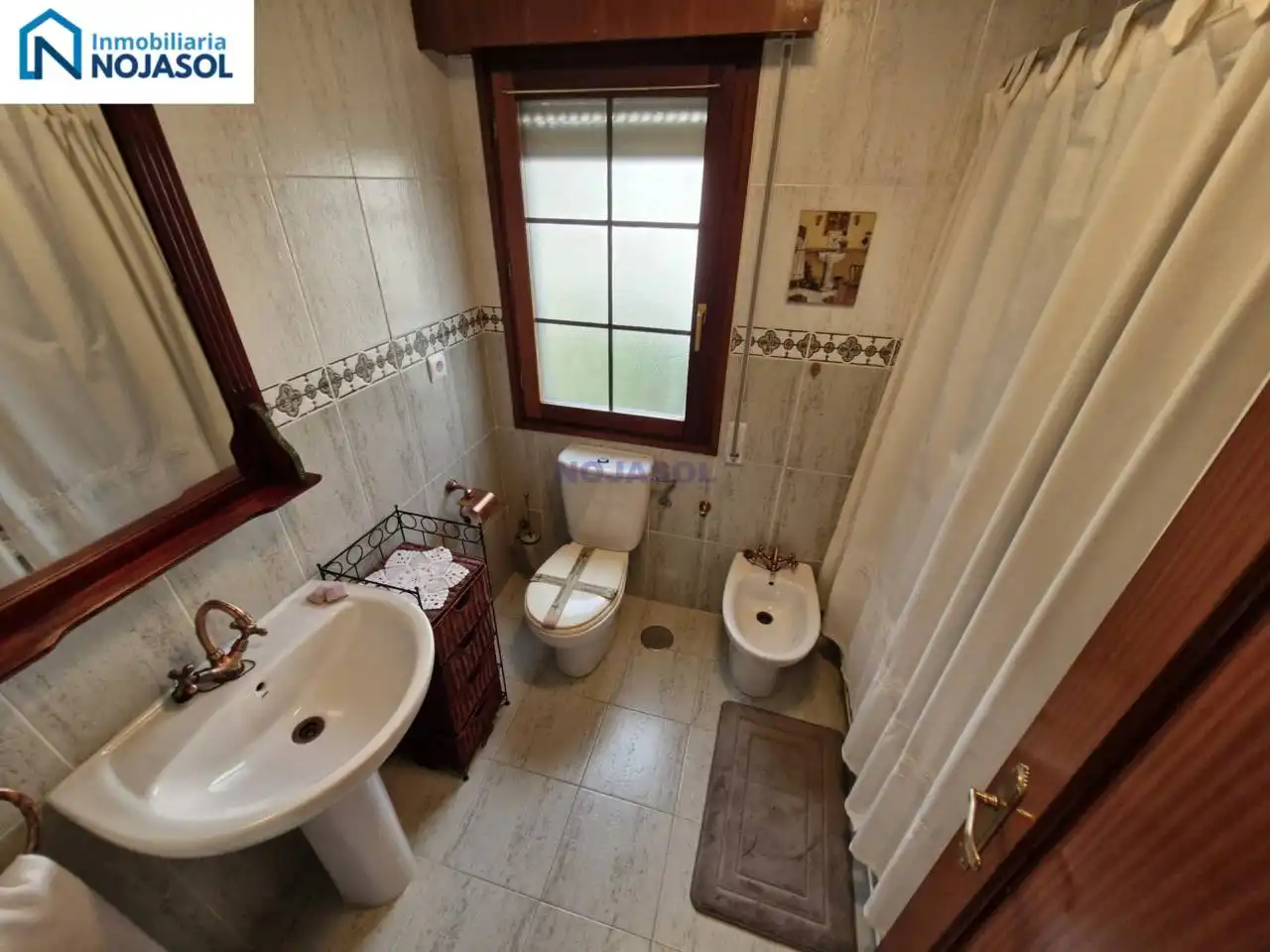 Badezimmer von Einfamilien-Reihenhaus zum Verkauf in Argoños  mit Heizung, Privatgarten und Terrasse