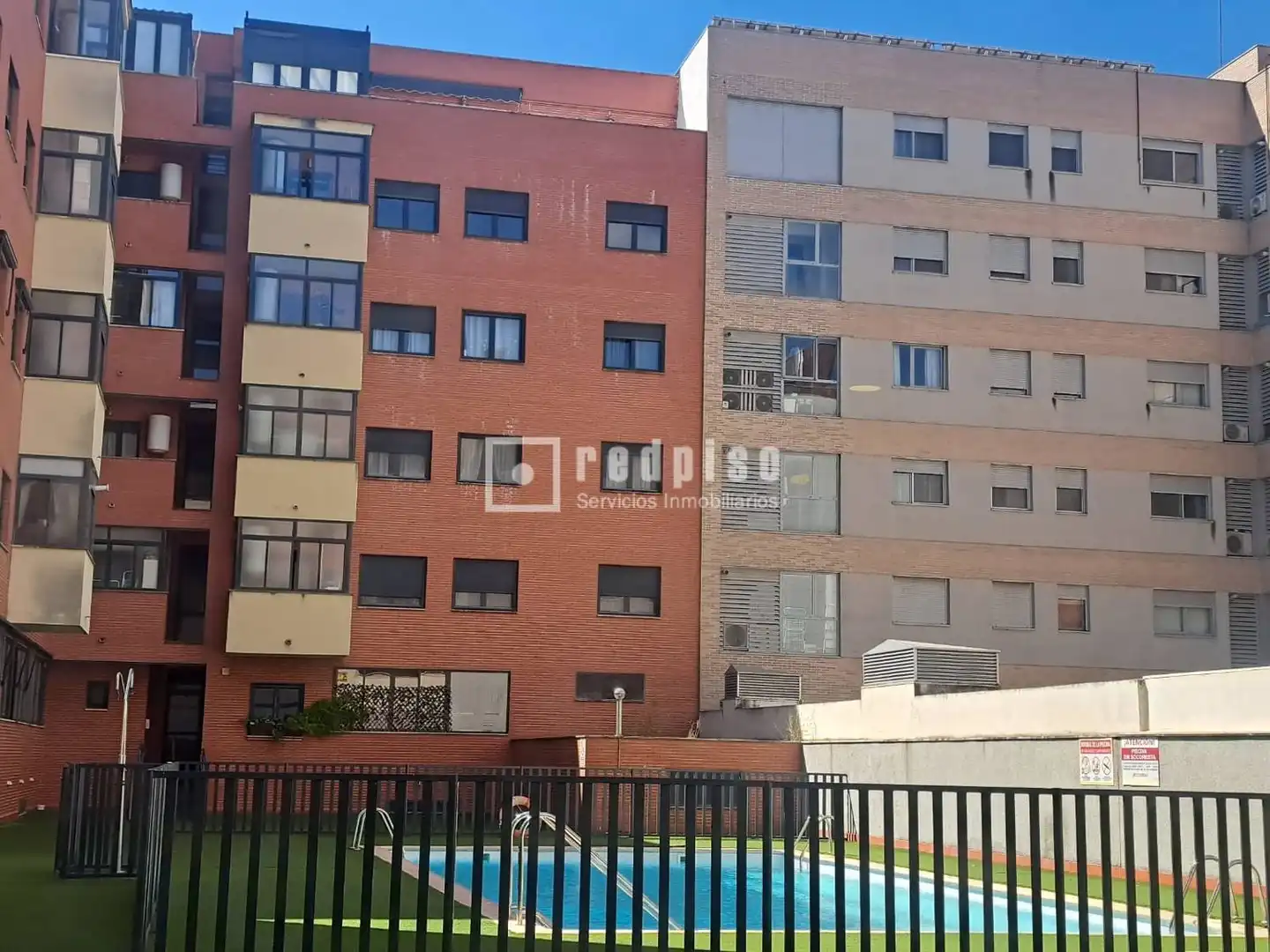 Vista exterior de Pis en venda en Talavera de la Reina amb Aire condicionat, Calefacció i Piscina