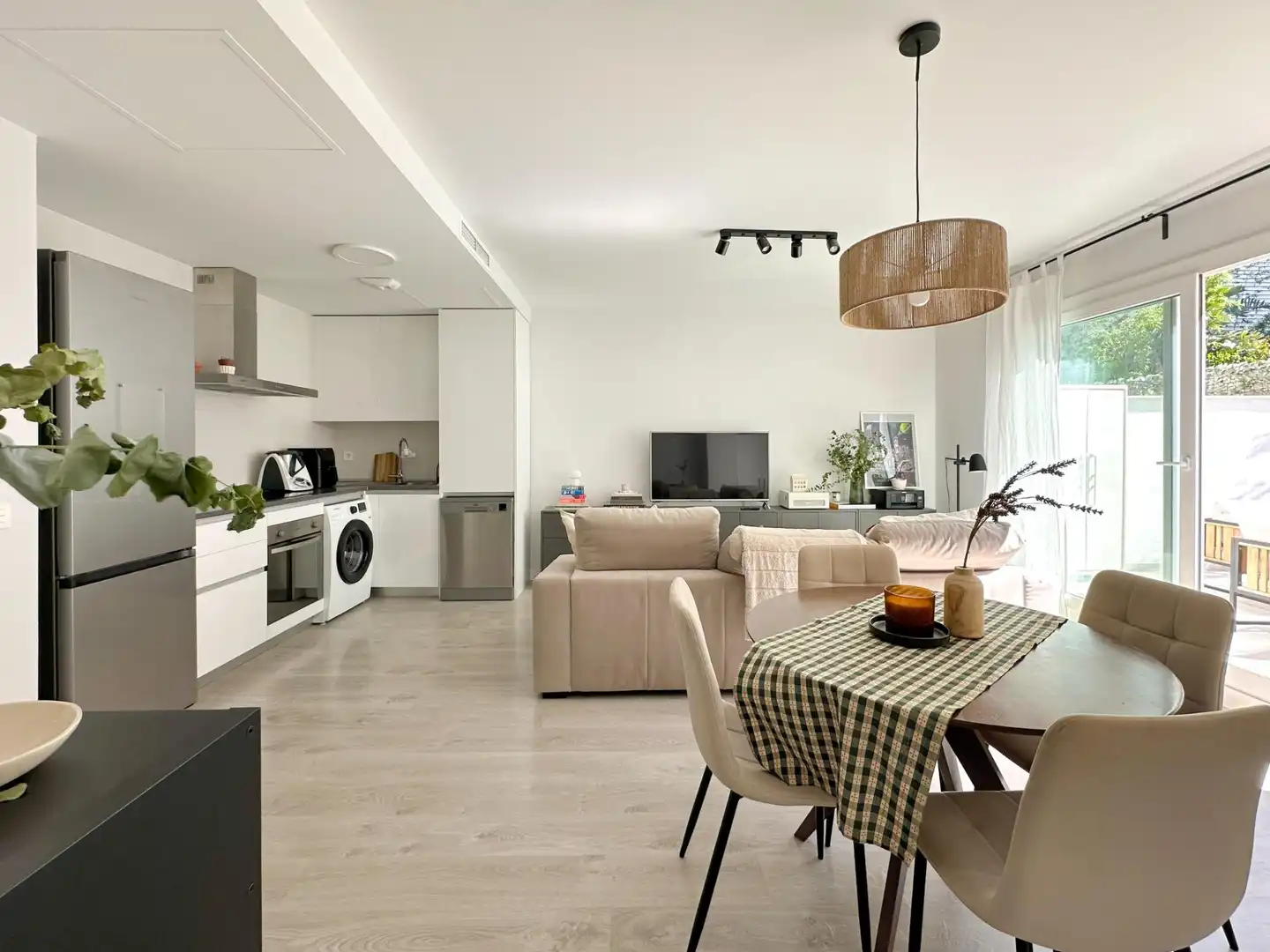 Sala de estar de Planta baja en venta en Mijas con Aire acondicionado, Jardín privado y Terraza