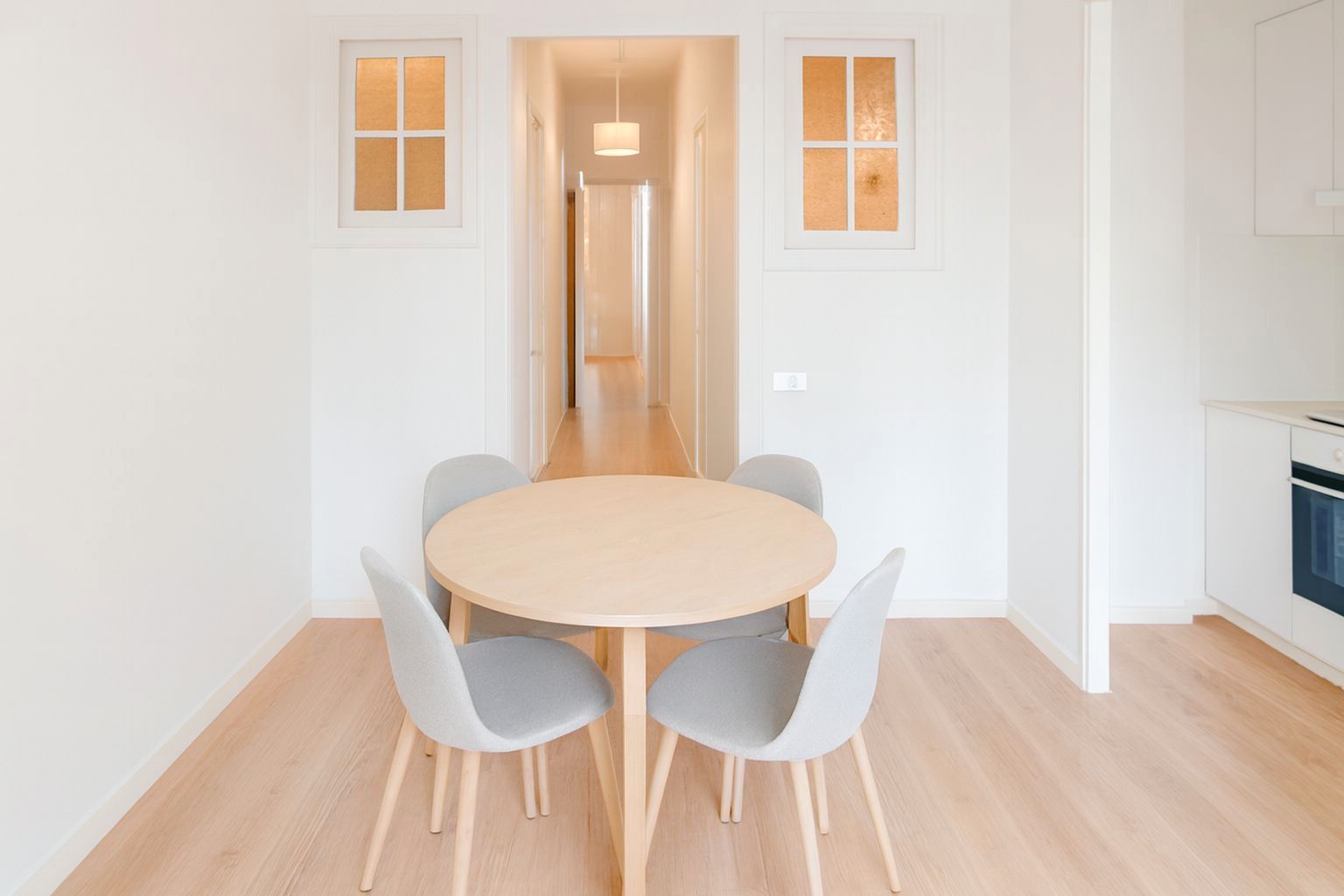 Menjador de Pis en venda en  Barcelona Capital amb Balcó