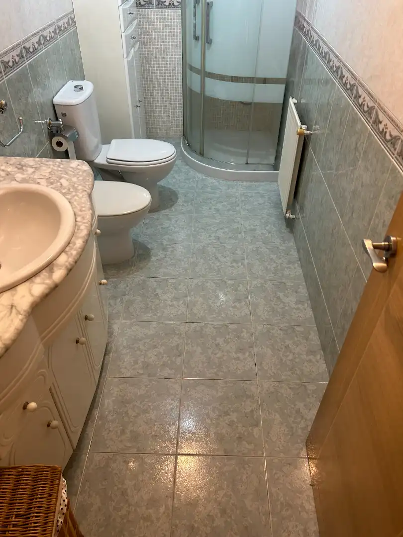 Bany de Pis en venda en Burgos amb Calefacció, Parquet i Moblat
