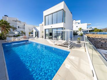 Chalet con piscina en alquiler en Balcón de Finestrat - Terra Marina