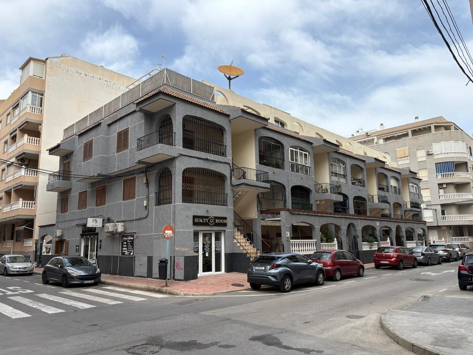 Vista exterior de Apartament en venda en Torrevieja amb Terrassa i Balcó