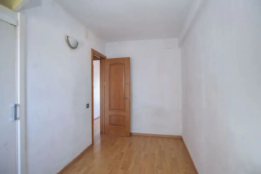 Piso en venta en C/ Pedraforca, Ciutat Meridiana