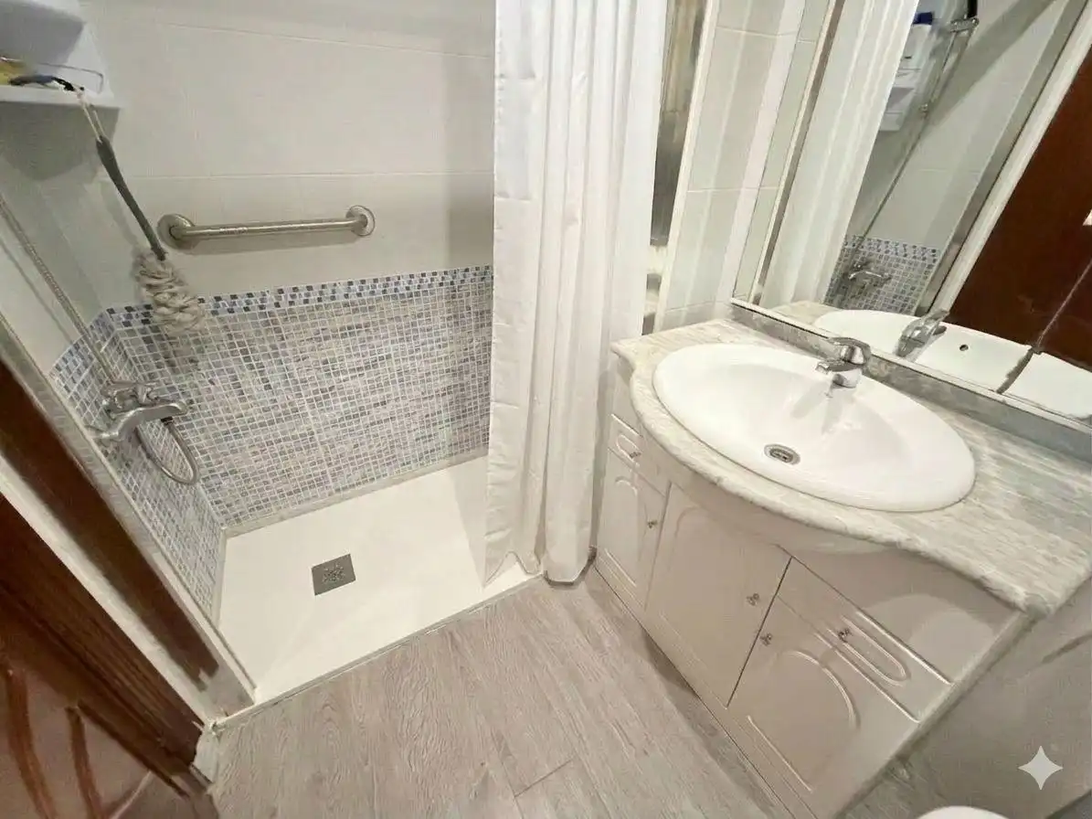 Badezimmer von Wohnung zum Verkauf in Málaga mit Klimaanlage