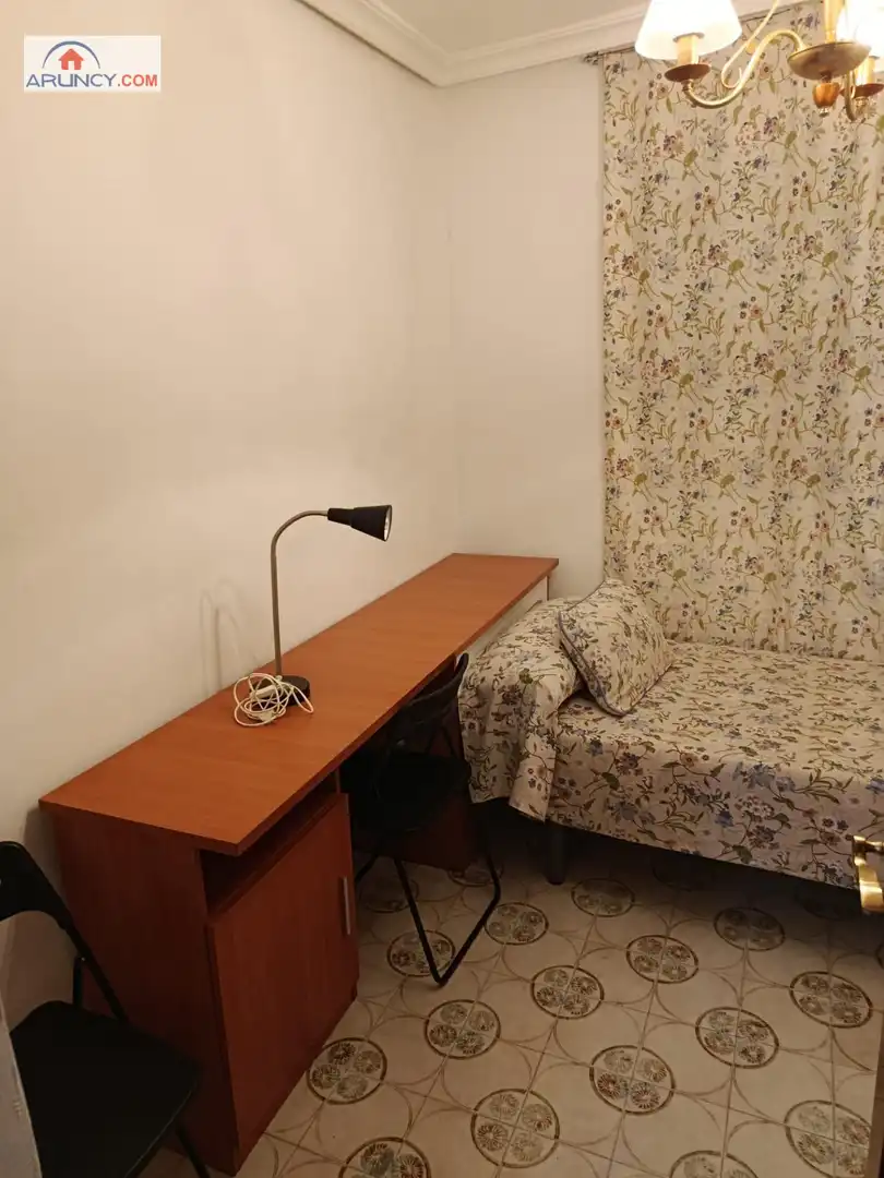 Schlafzimmer von Wohnung zur Miete in Sevilla mit Klimaanlage, Heizung und Möbliert