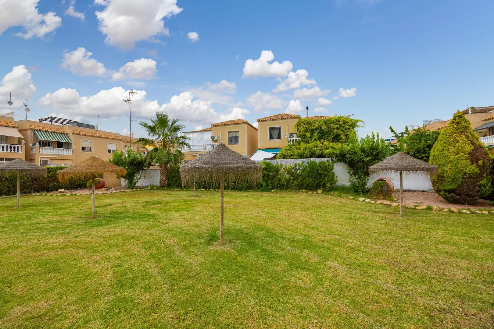 Casa o xalet en venda en Torrevieja amb Aire condicionat, Jardí privat i Terrassa