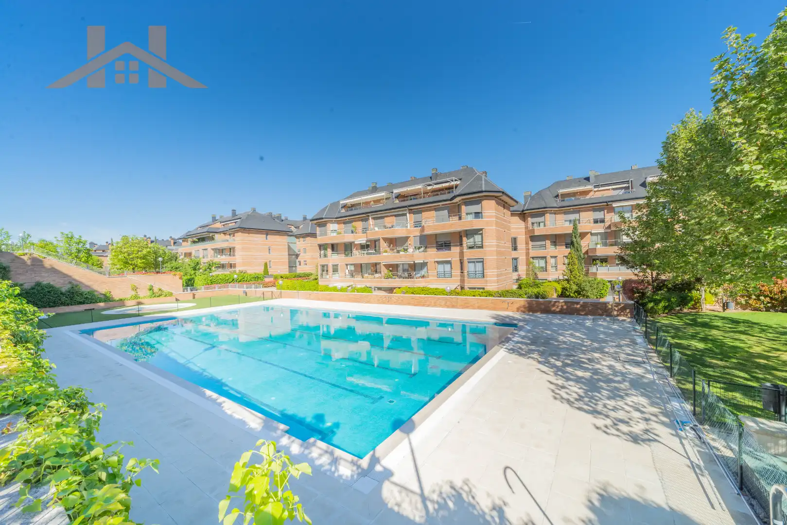 Piscina de Piso en venta en Zona Monte El Pilar