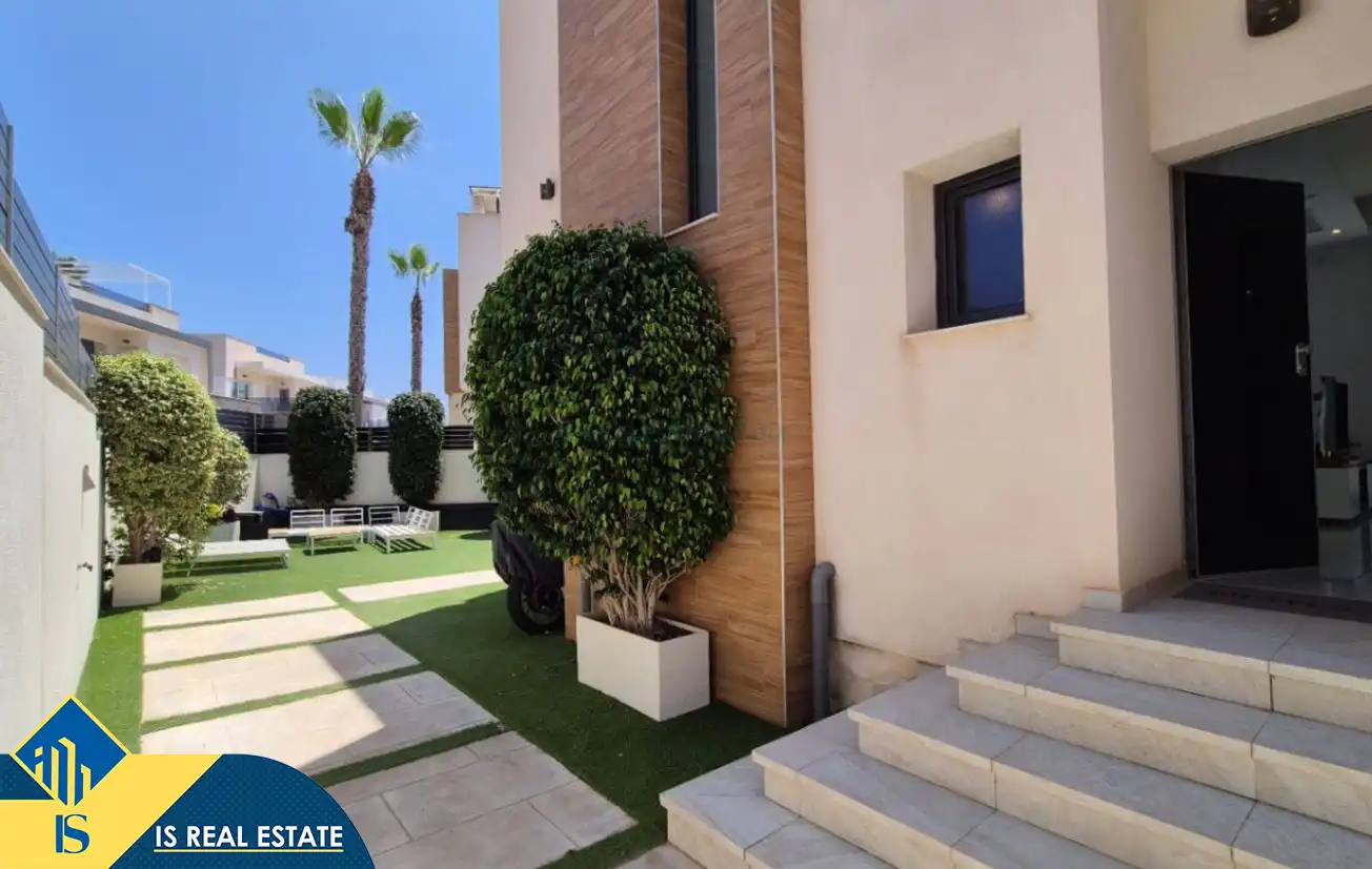 Villa avec piscine à vendre à Playa de los Locos, imagen 3