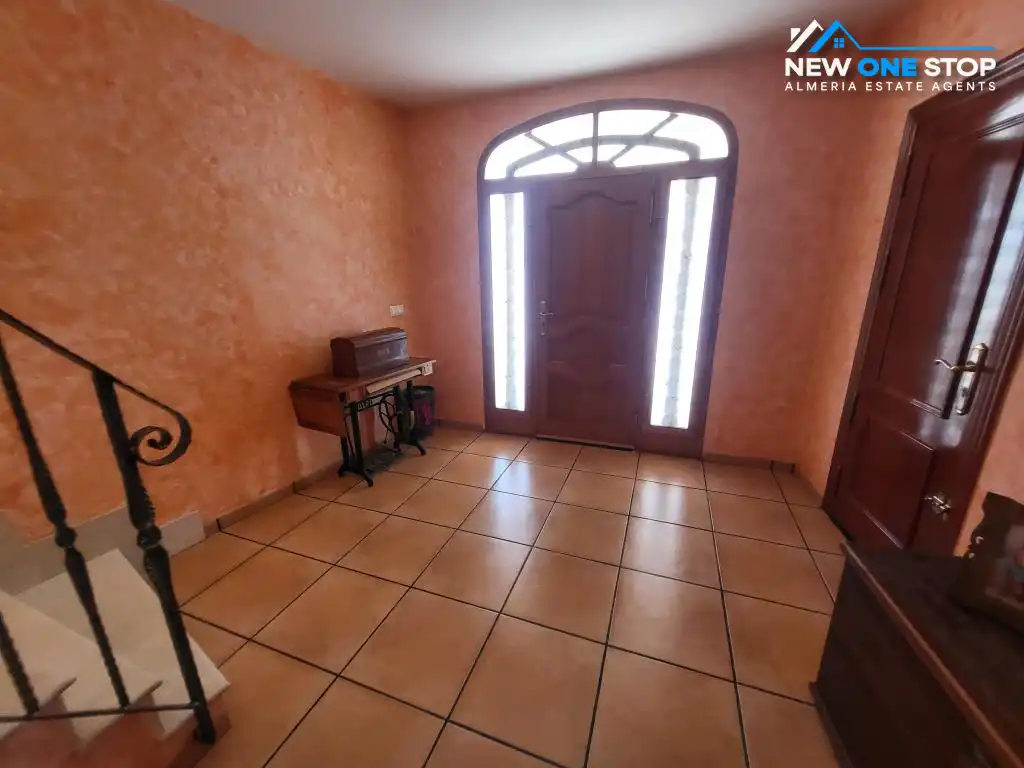 Casa adosada en venda en Cuevas del Almanzora amb Aire condicionat, Calefacció i Jardí privat