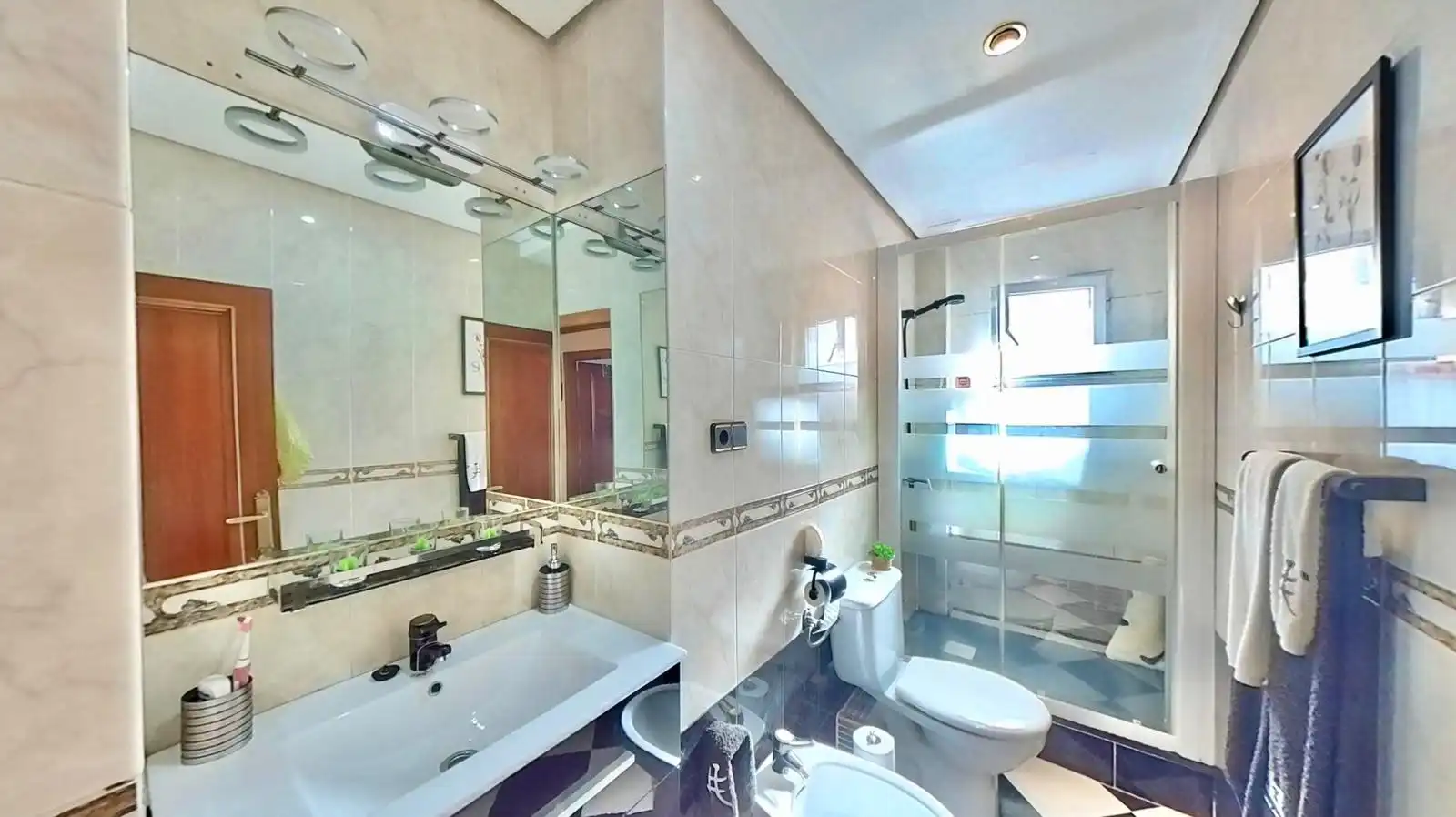 Baño de Apartamento en venta en Alcorcón con Aire acondicionado, Calefacción y Terraza