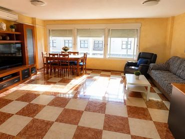 Apartamento con ascensor en venta en Pla - Carolinas