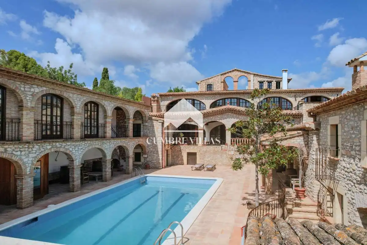 Vista exterior de Casa o xalet en venda en Sant Pere de Ribes amb Calefacció, Terrassa i Traster