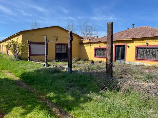 Außenansicht von Gebäude zum Verkauf in Vecinos
