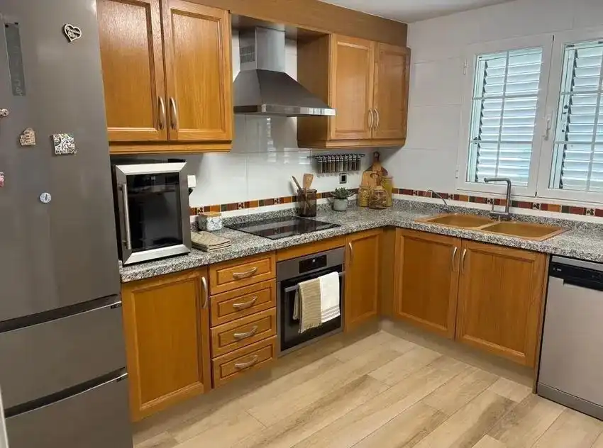 Küche von Wohnung zum Verkauf in Chiva mit Klimaanlage, Terrasse und Balkon