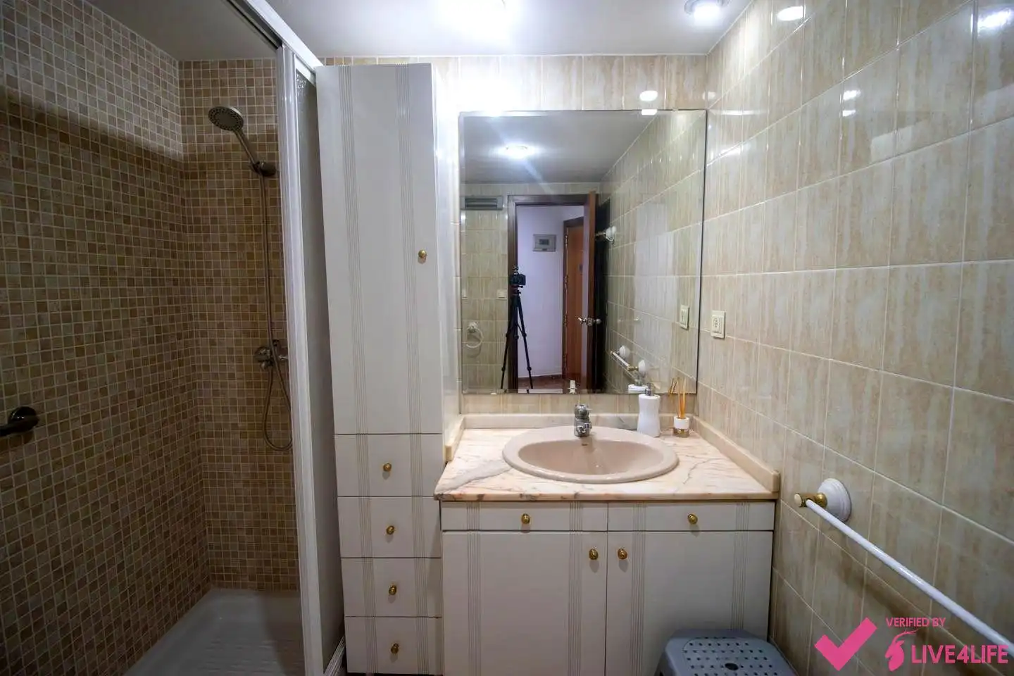Bathroom of Flat for share in Valencia  with Air Conditioner and Furnished