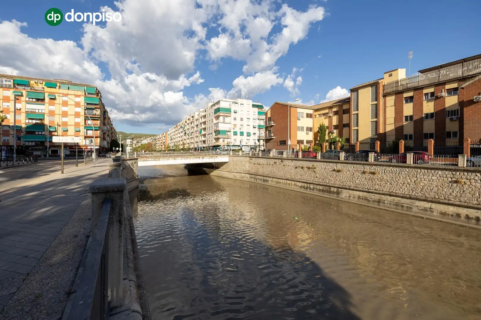 Local en venta en Granada, Granada