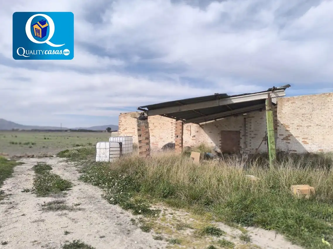Finca rústica en venda en Villena