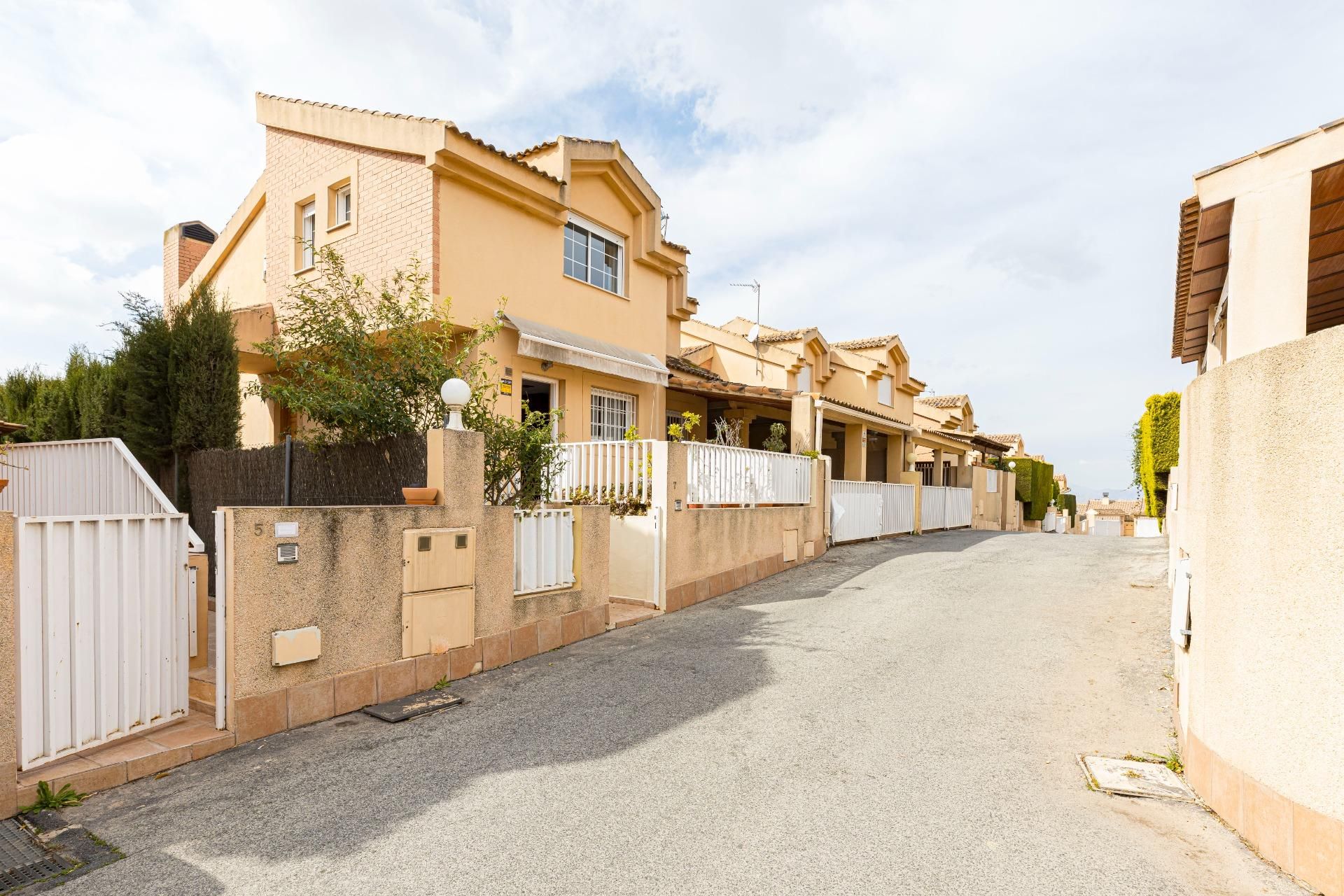 Vista exterior de Casa o xalet en venda en Molina de Segura amb Aire condicionat, Jardí privat i Terrassa