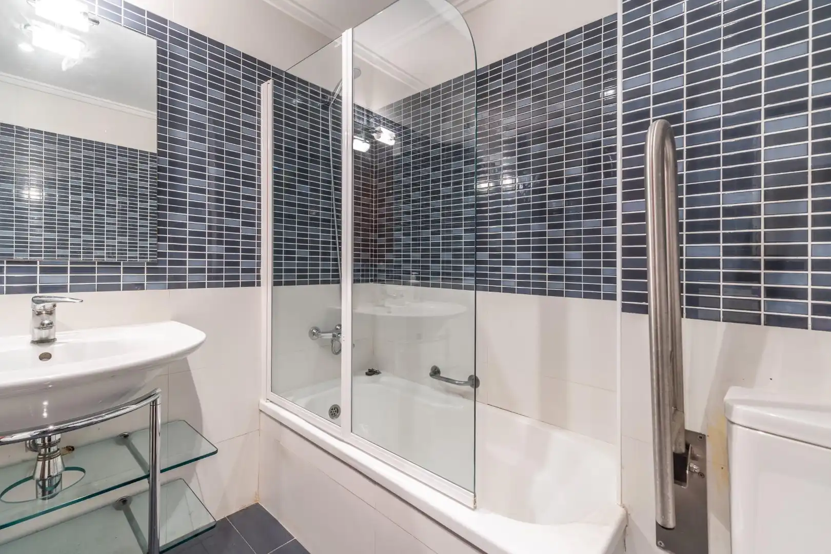 Badezimmer von Wohnung zum Verkauf in Valencia mit Klimaanlage