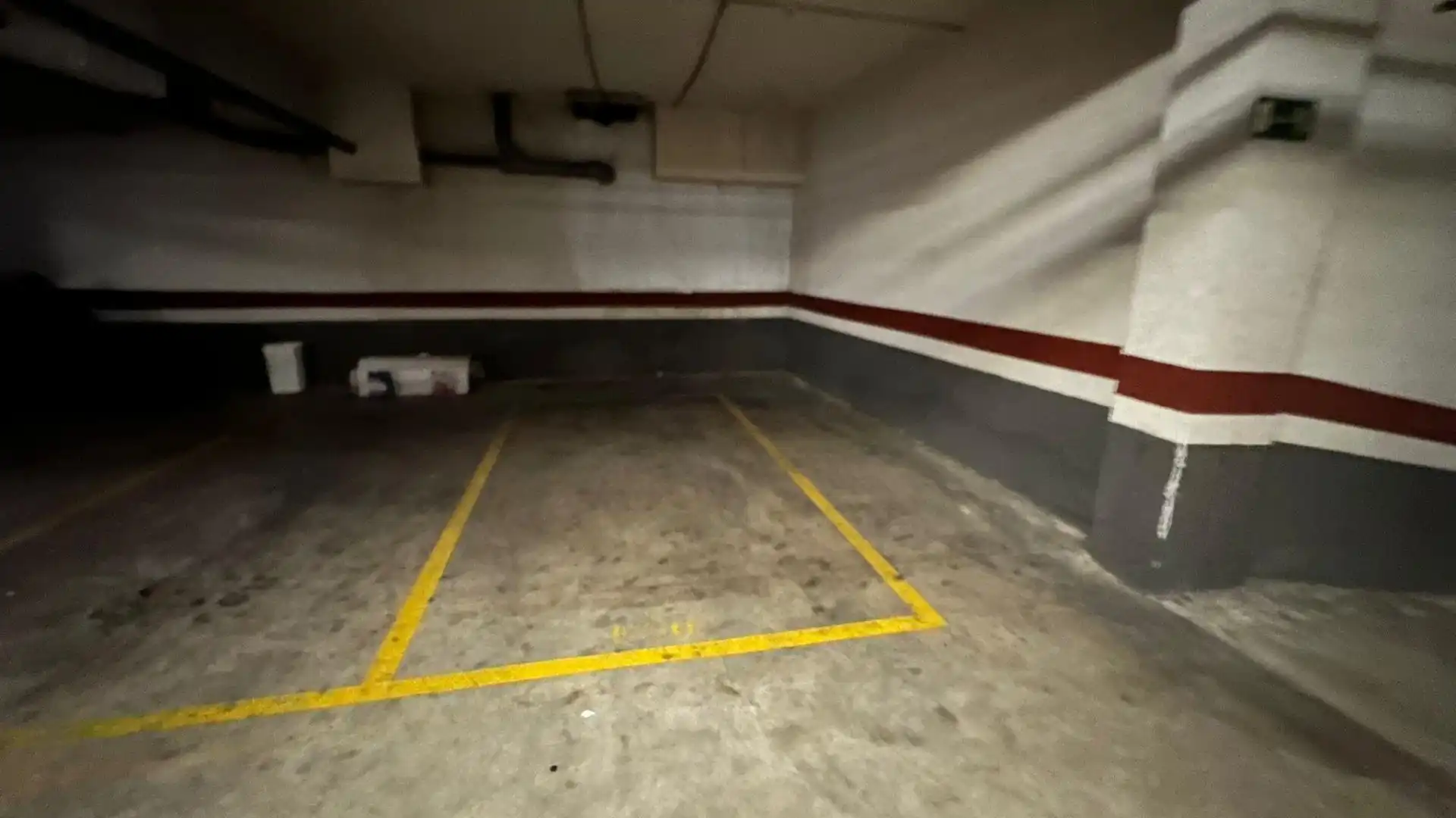 Parking de Apartamento de alquiler en Castellón de la Plana / Castelló de la Plana con Aire acondicionado, Calefacción y Amueblado