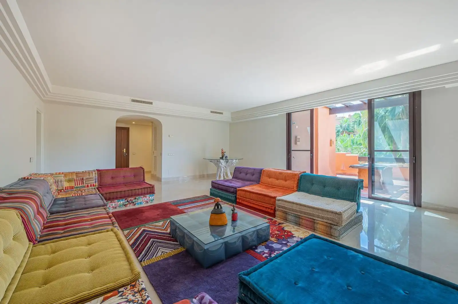 Sala de estar de Ático en venta en Marbella con Terraza, Trastero y Piscina comunitaria
