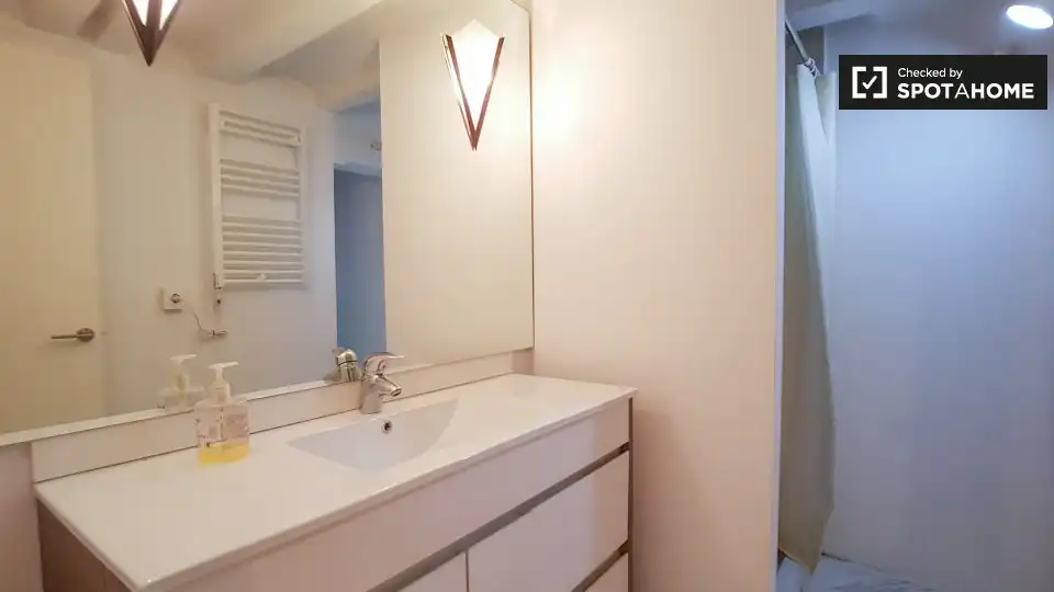 Flat with terrace to rent in Ciutat Vella, imagen 9