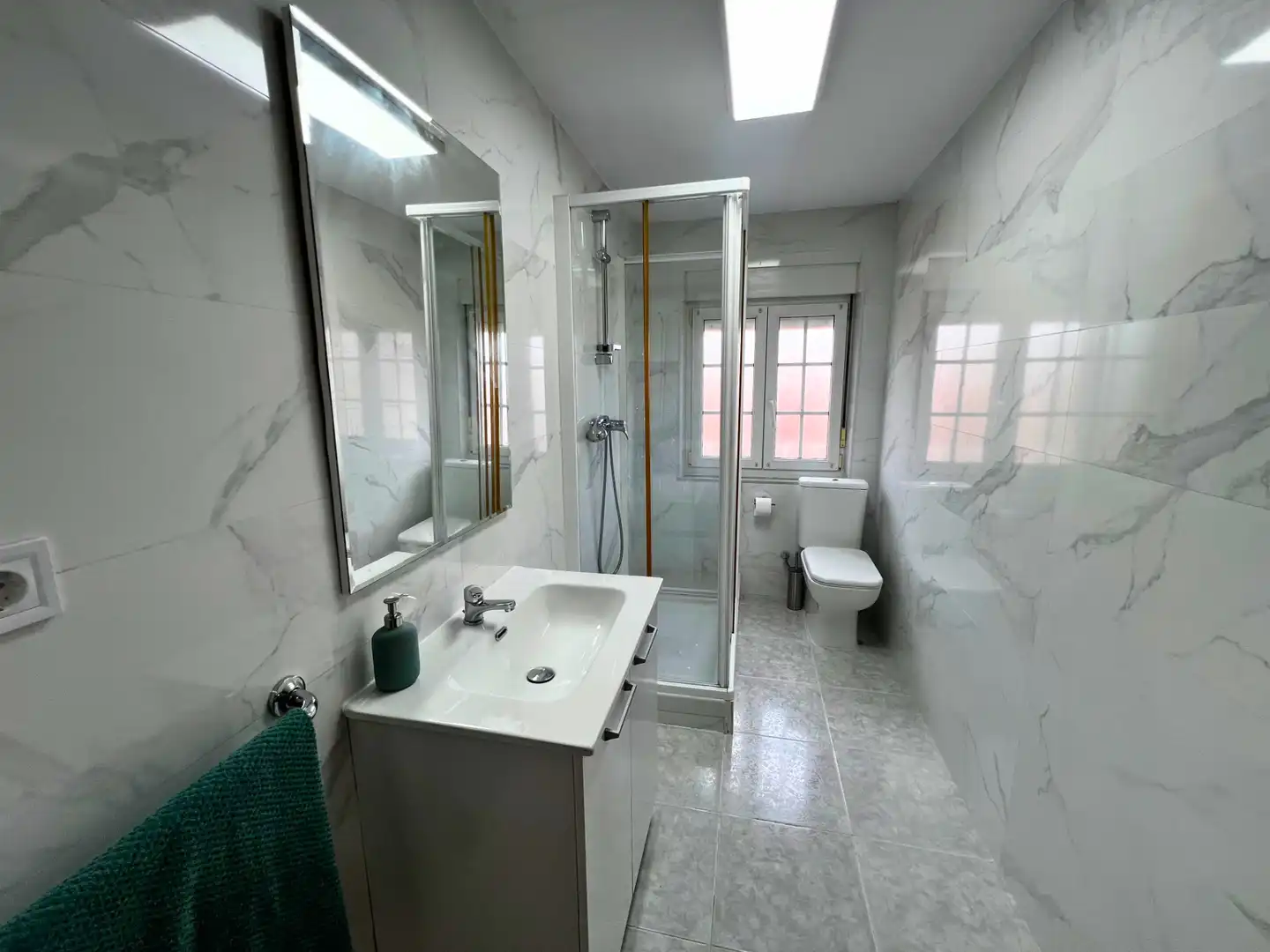 Badezimmer von Wohnung zur Miete in Aguilar de Campoo mit Heizung, Möbliert und Ofen