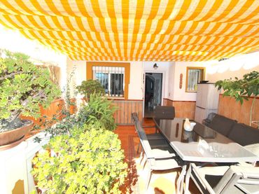Maison mitoyenne avec piscine à vendre à Xaló