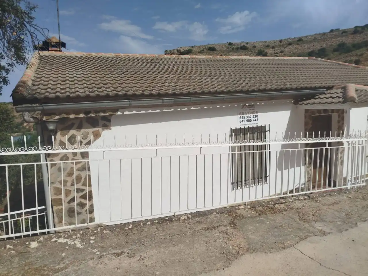 Vista exterior de Finca rústica en venda en Ossa de Montiel amb Jardí privat i Terrassa