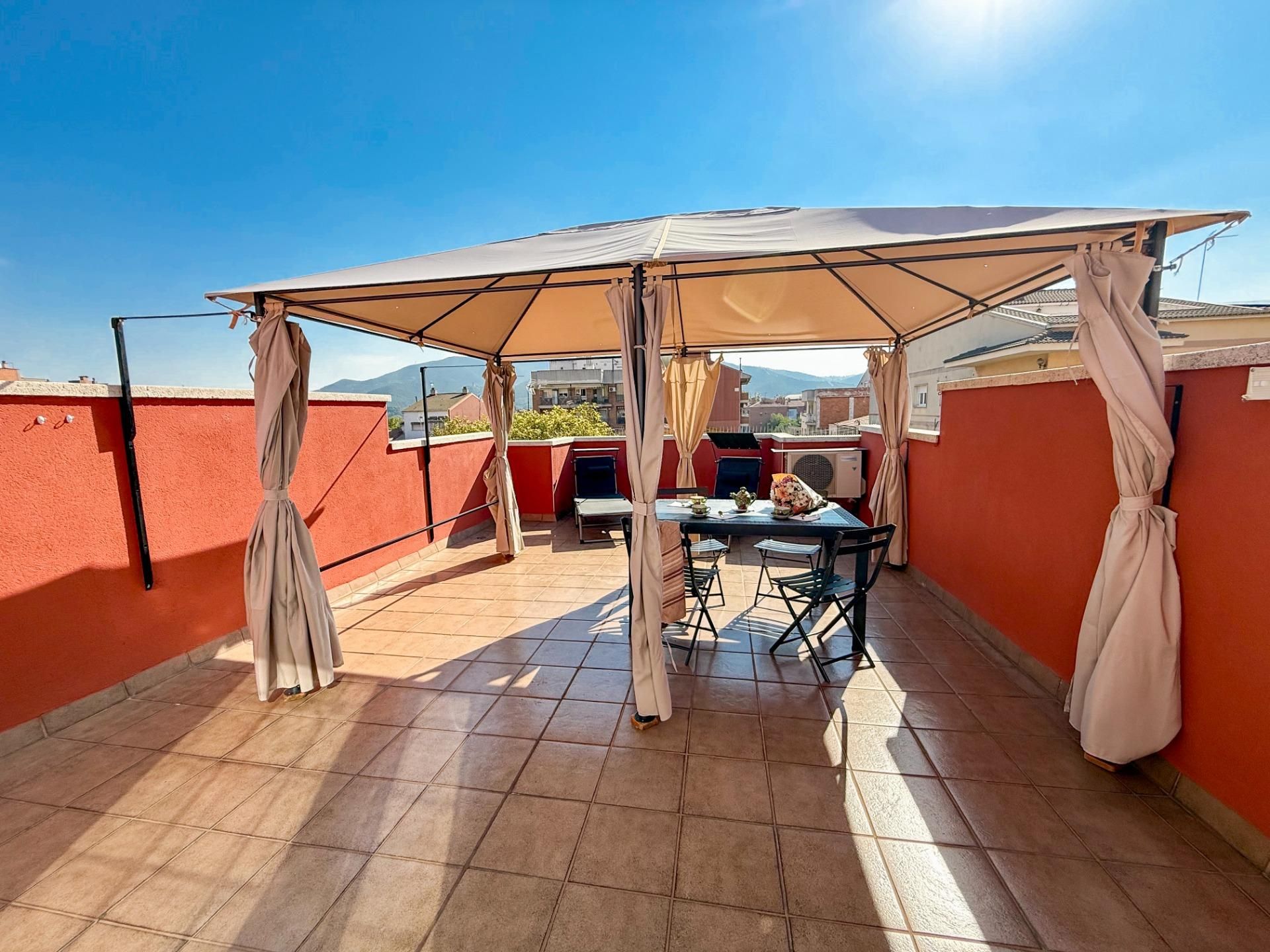Terraza de Casa adosada en venta en Montcada i Reixac con Calefacción, Terraza y Trastero